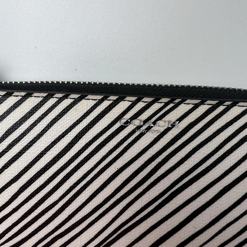 Coach Bleecker  Coated Canvas Slim Zip Around Wallet Zebra Black Off-White